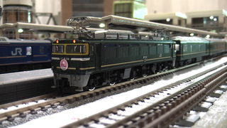 uvs150220-002s.jpg